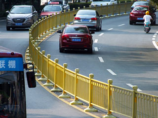 道路黃金護(hù)欄